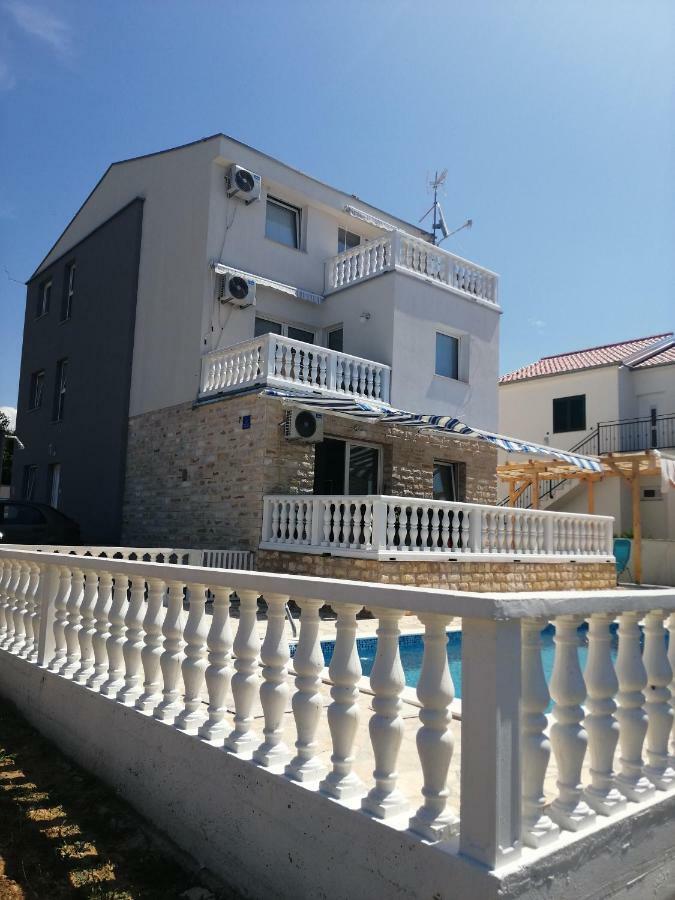 Kuca Za Odmor Postonjski Maslenica Exteriör bild