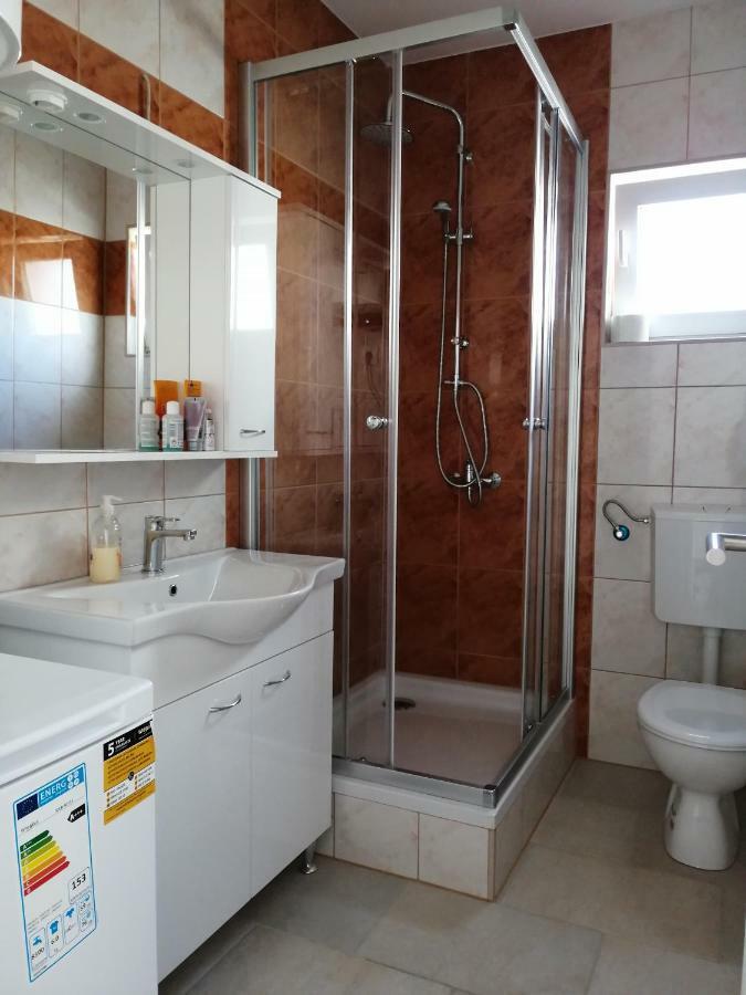 Kuca Za Odmor Postonjski Maslenica Exteriör bild